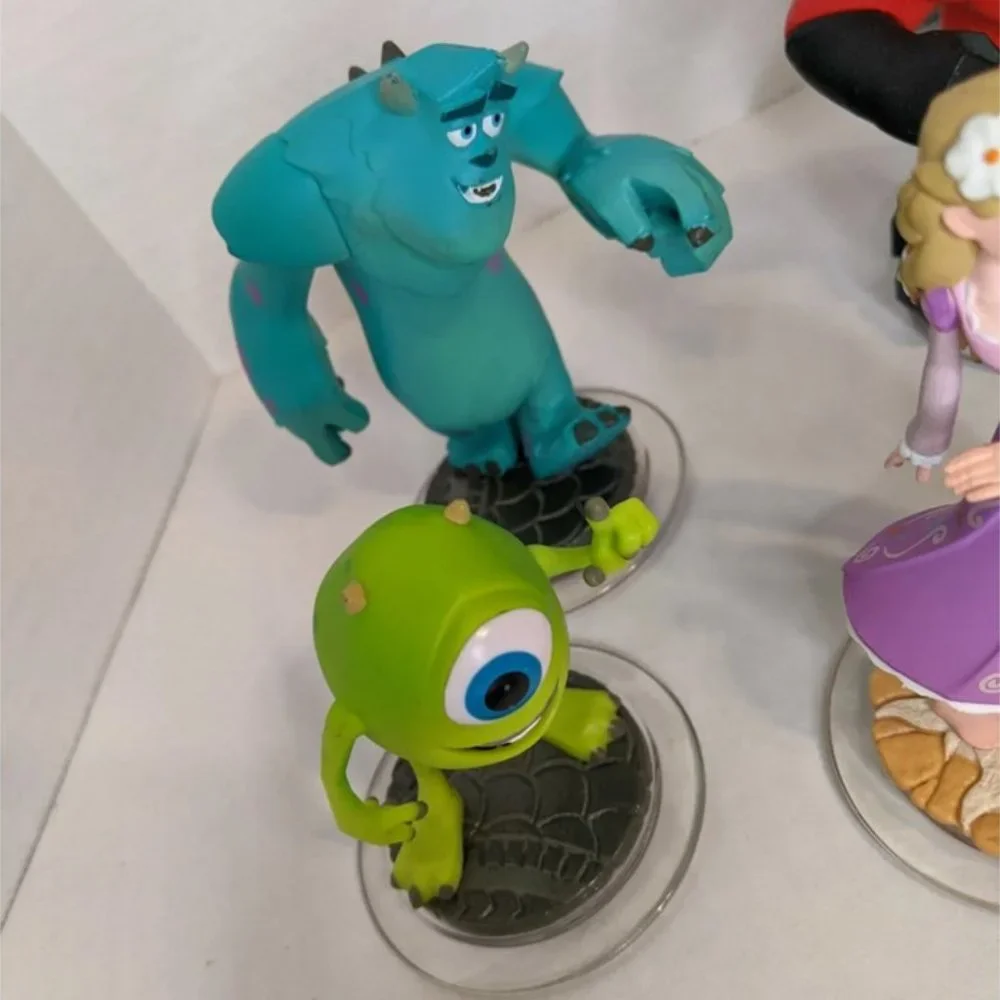 DISNEY INFINITY Game Portal Figures Lot XBOX 360 Pirates Marvel Monster Rapunzel